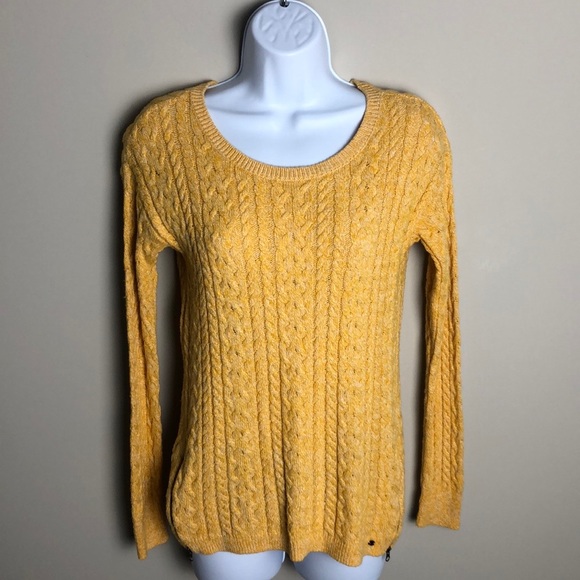 American Eagle Outfitters Yellow Sweater Size M